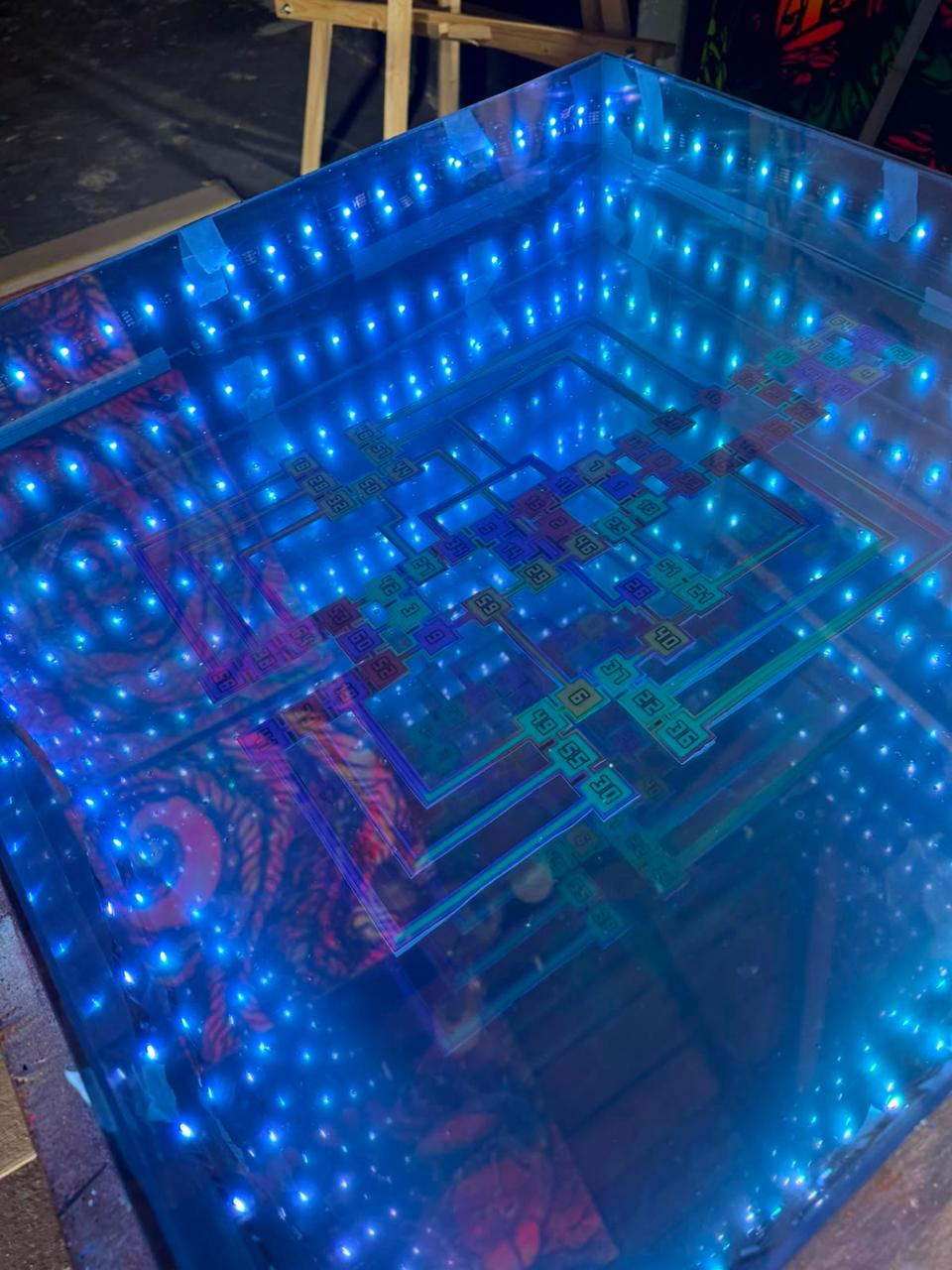 Neo3nos Infinity Mirror